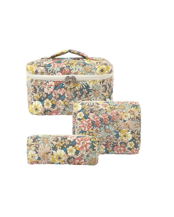 Set med kosmetikväska i tre delar