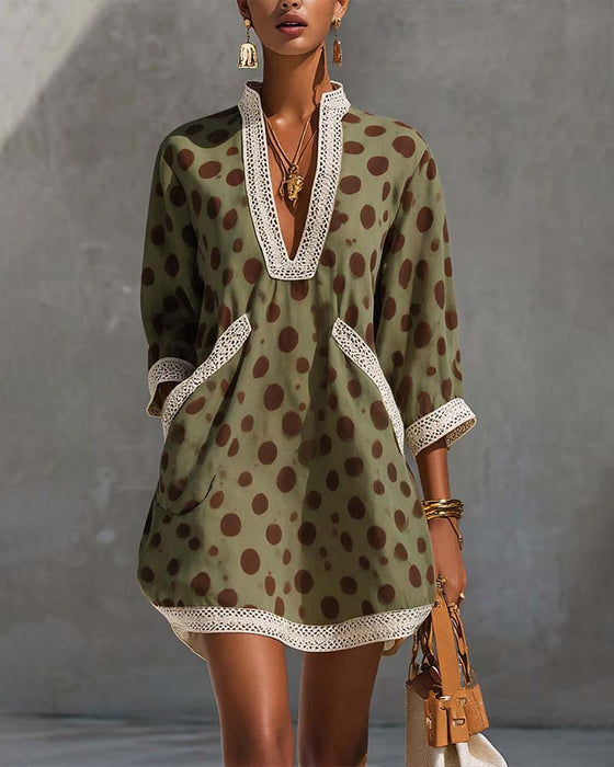 Klädning V-Hals Polka Dot Ficka