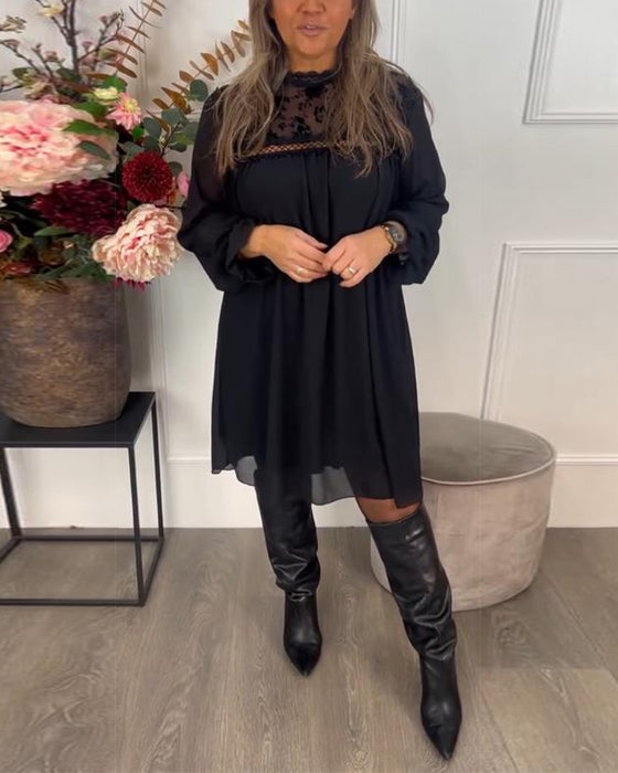 Klänning Med Spets Utsnitt Detalj, Puffärms Design Och Elegant Aura