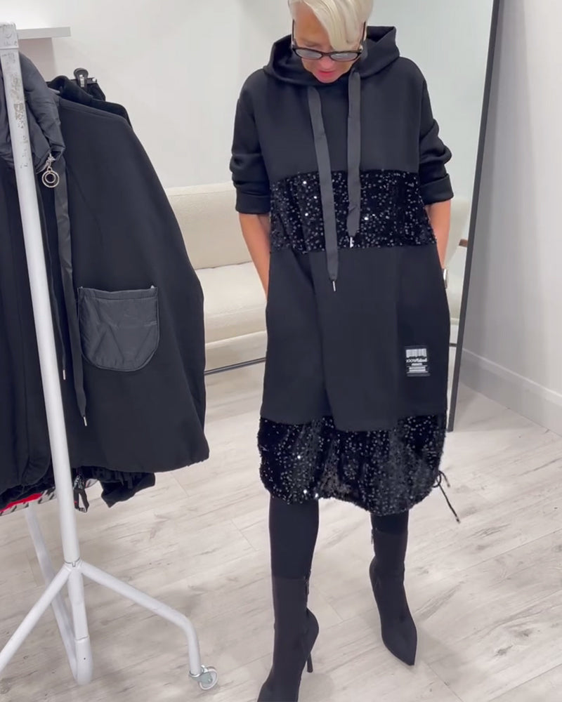 Klänning Med Huva Och Moderiktig Patchwork