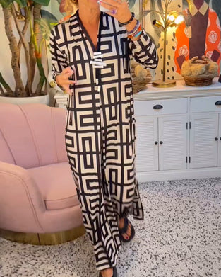 V-ringad klänning med geometriskt tryck