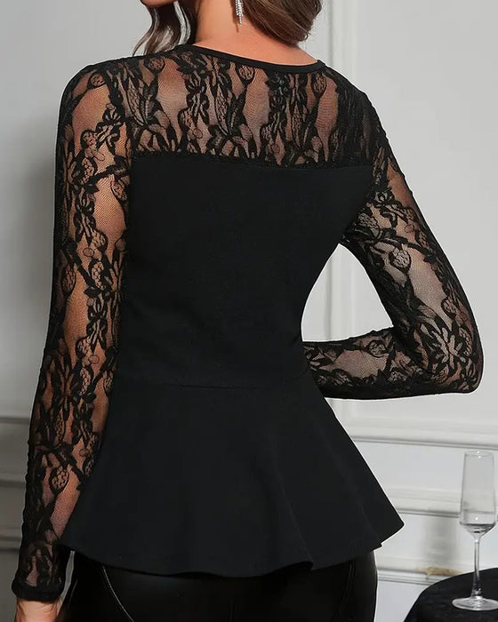 T-shirt i trendig spets med smal passform