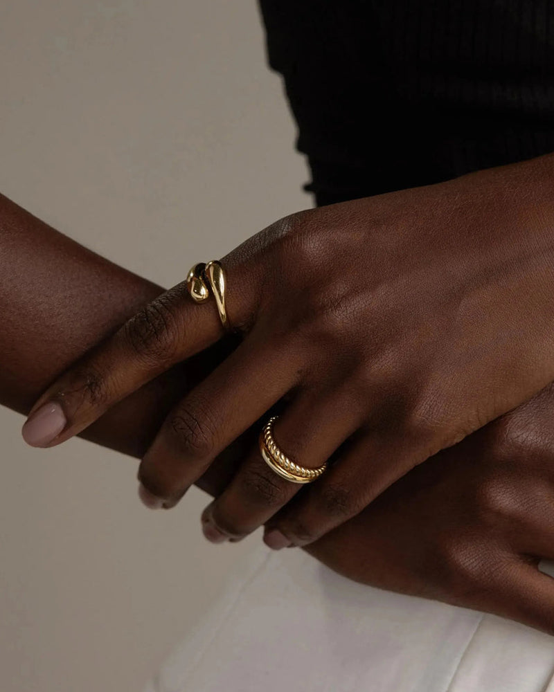 Ring Oregelbunden Vattendroppe