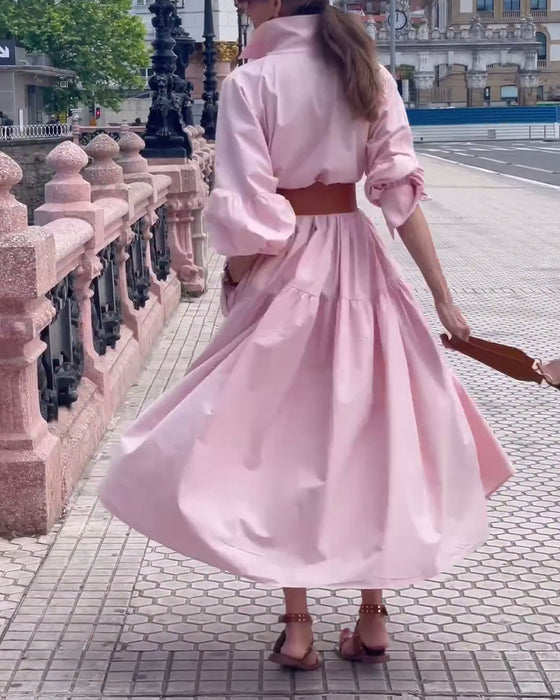 Enfärgad klänning med en hel kjol