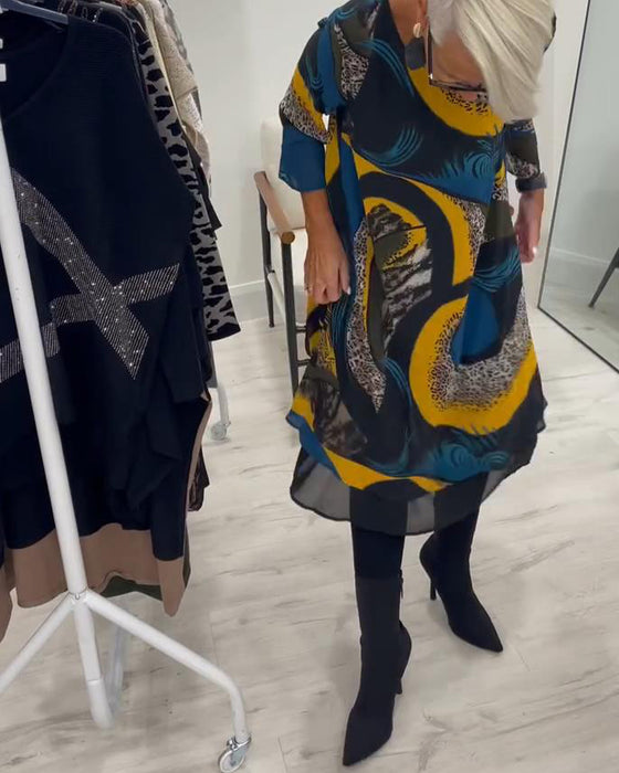 Elegant Tryckt Klänning Med Runt Halsutsnitt