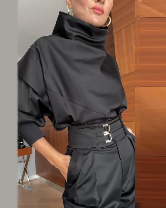 Elegant Och Stilfull Topp Med Hög Halsring