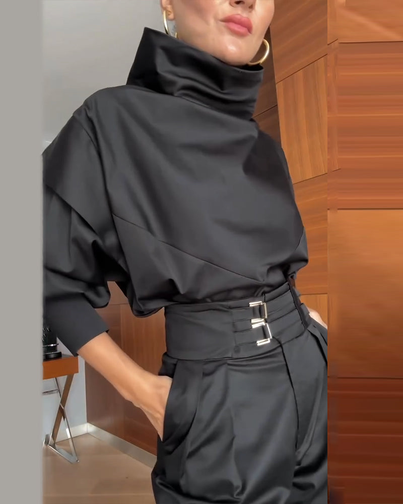 Elegant Och Stilfull Topp Med Hög Halsring