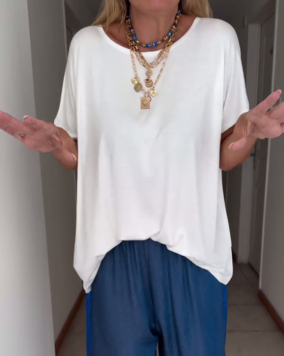 Enfärgad T-shirt med rund hals och kort ärm