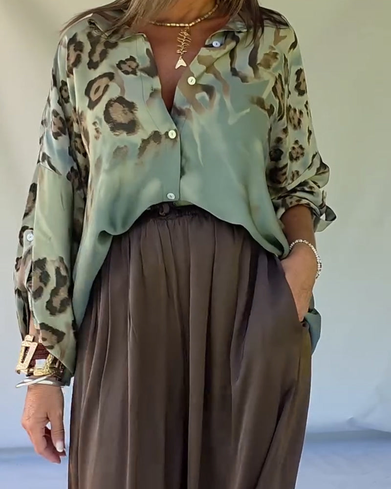 Skjorta Med Chic Leopardmönster Och Krage