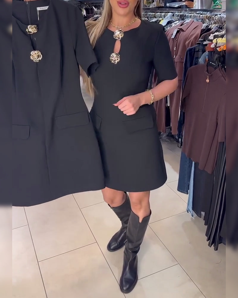 Klänning Metallspänne Figuranpassad Kortärmad