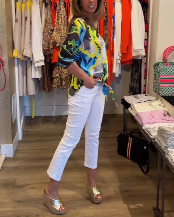 Blommig blus med V-ringning