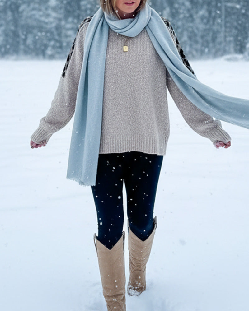 Avslappnad pullover med rund halsringning och leopardmönster