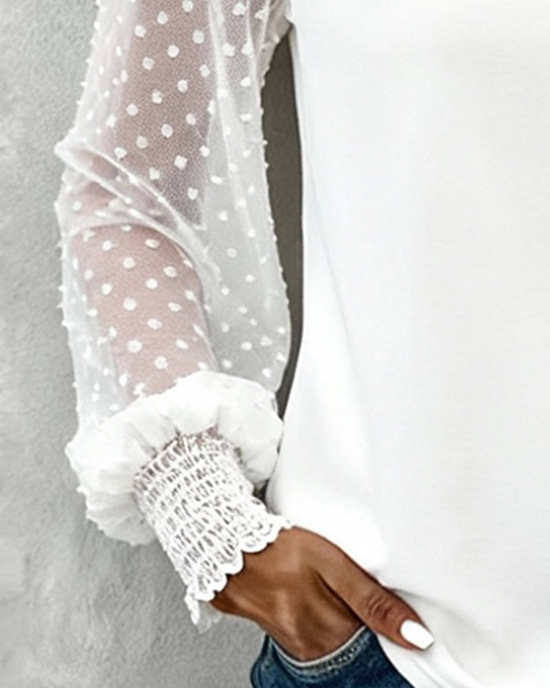 Enfärgad Blus Med Lyktärmar Och Lapptäcktsdetaljer