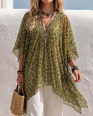Blus V-Hals Oregelbunden Leopard