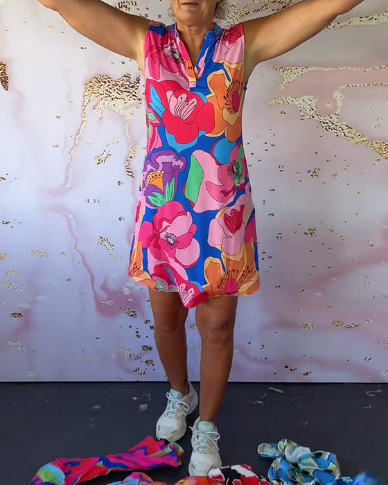 Ärmlös klänning med blommigt tryck