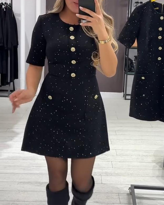 Klänning Kortärmad Fin Glänsande Knappar
