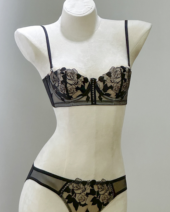 Bh Dam Ultra Tunn Sexig Ros Broderi Spets