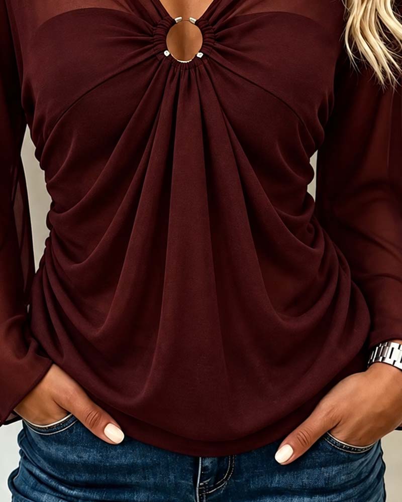 Blus V-Hals Metall Ring Twist