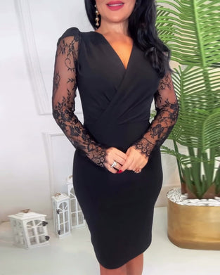 V-ringad enfärgad slimmad klänning