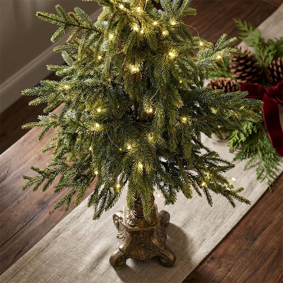 Upplyst bordsjulgran