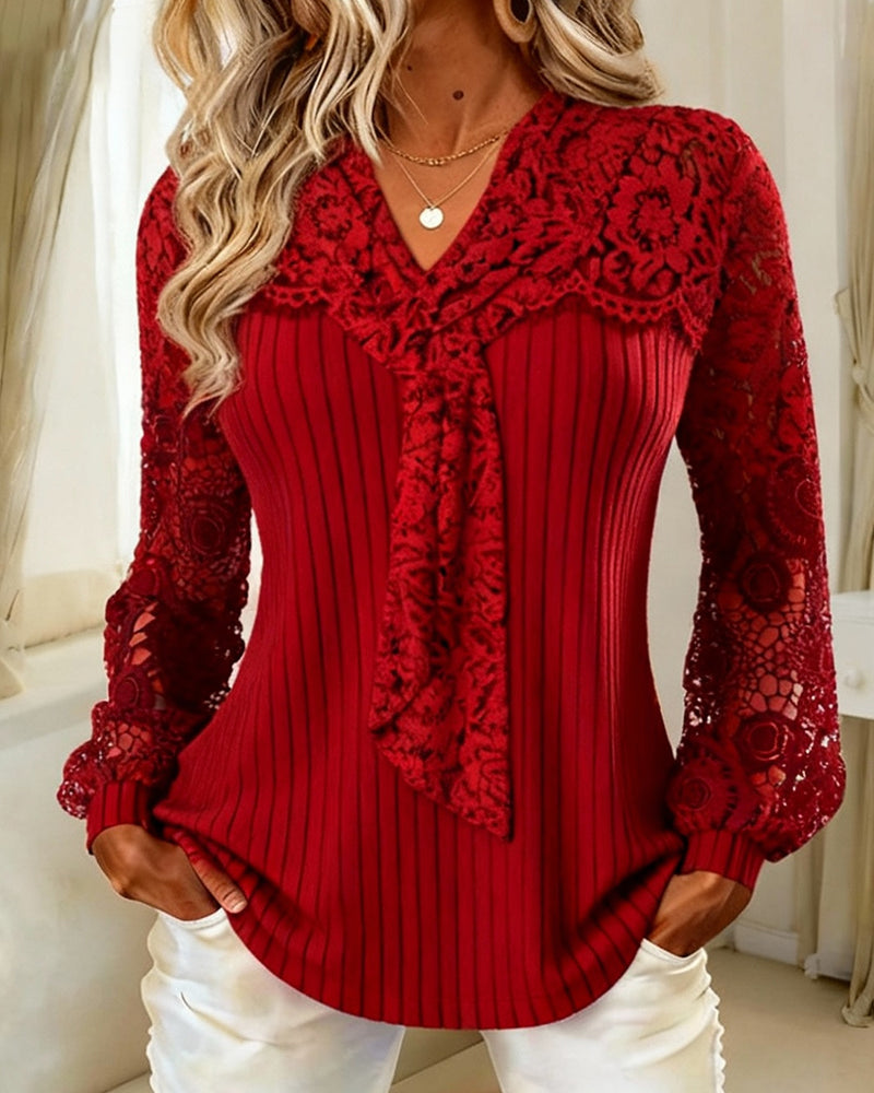 Enfärgad Blus Med Fluga Och Randigt Mönster