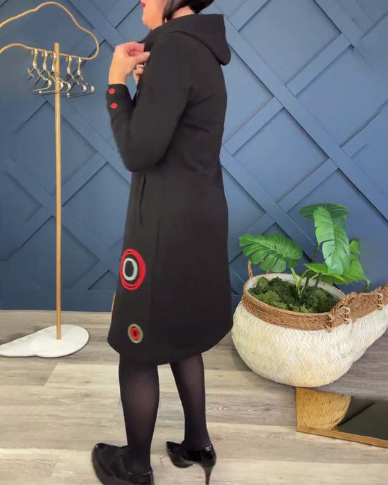 Avslappnad klänning med luva i cirkeltryck med dragkedja