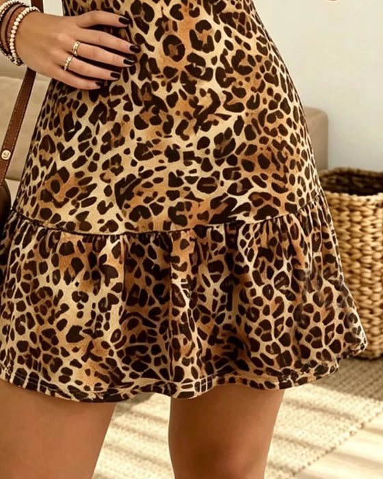Klänning Leopard Tryck Kort Ärm Ruffle Mini