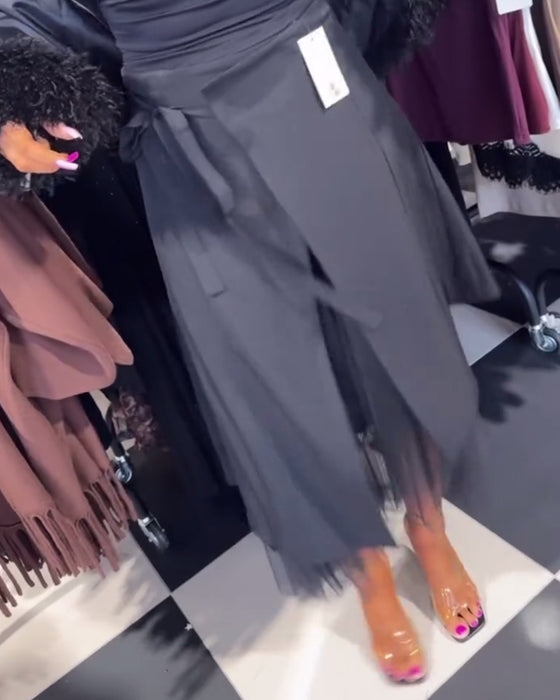 Kjol Temperamentsfull Och Moderiktig