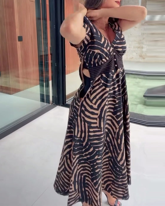 Tryckt Klänning Med V-ringning & Lotusskivsärmar