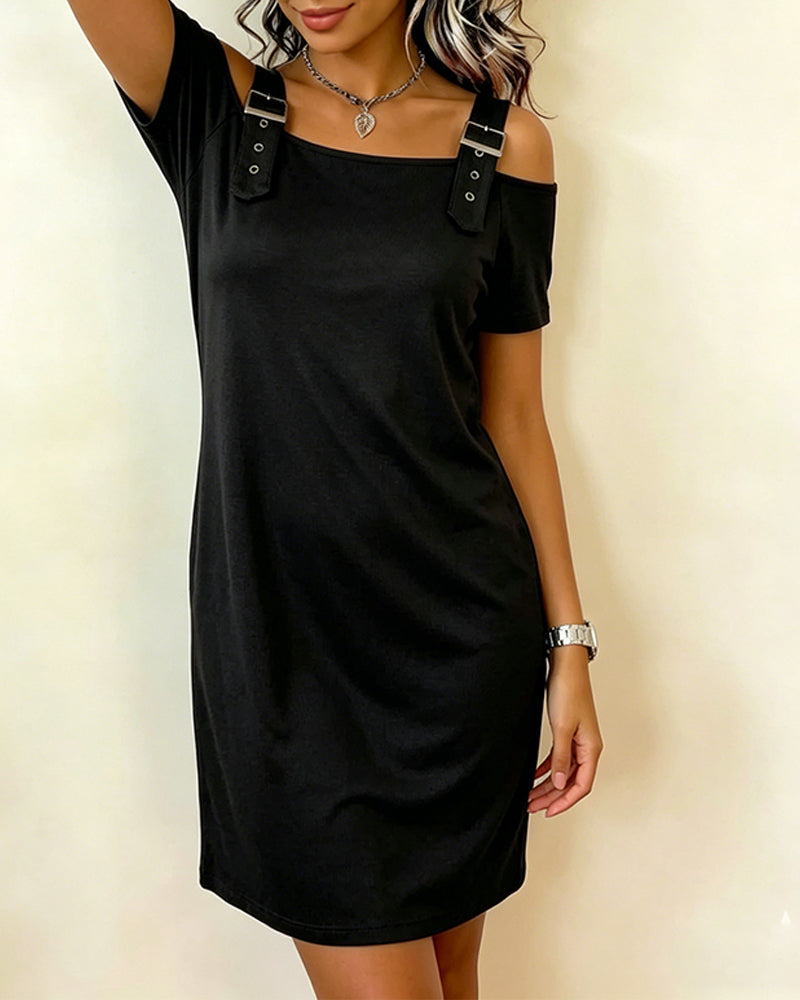 Klänning Metallring Off-Shoulder Enfärgad Kortärmad