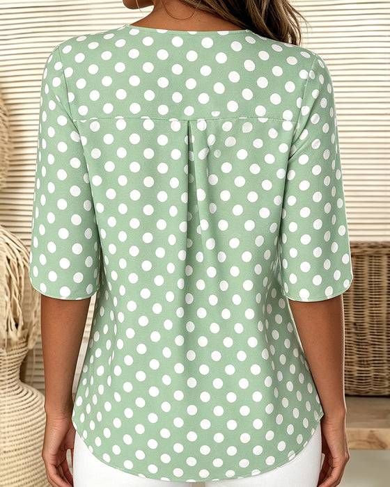 Blus Prickig Ruffle V-Hals