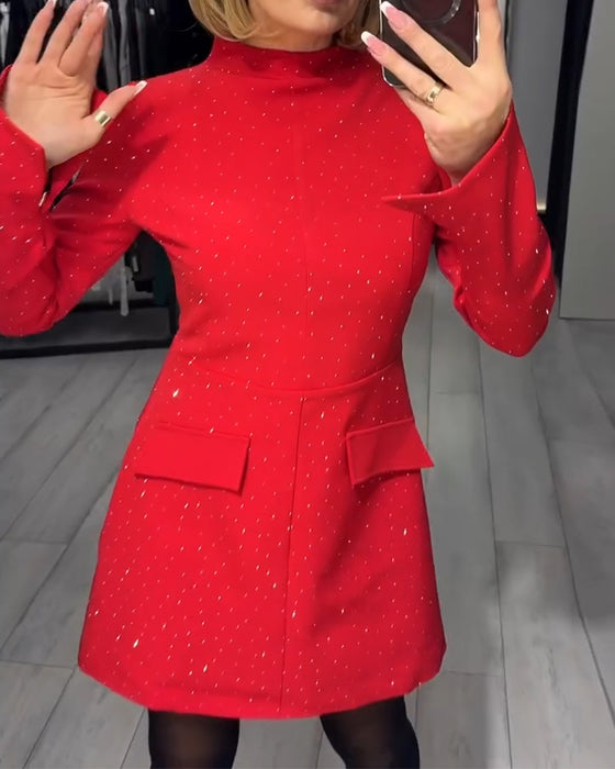 Elegant Klänning Med Subtil Glans