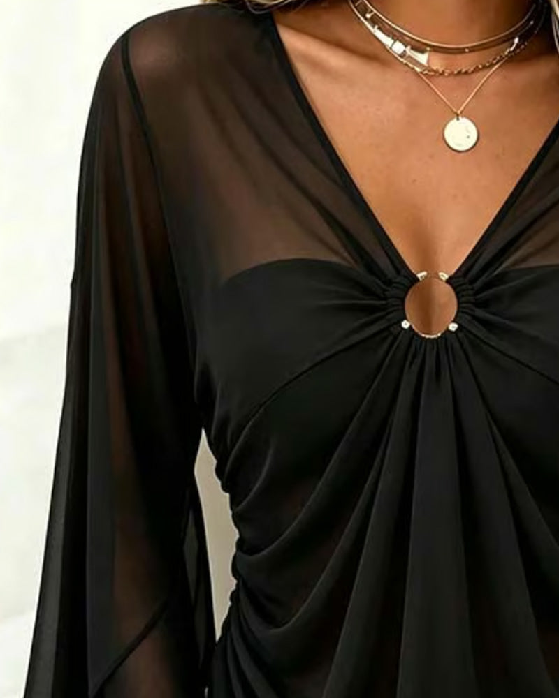 Blus V-Hals Metall Ring Twist