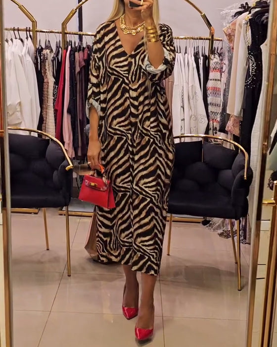 V-ringad casual klänning med zebratryck