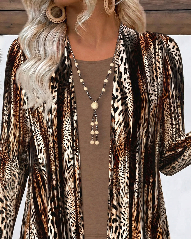 Topp Med Falskt Två-Delat Design, Leopardtryck Paneler Och Chic Stämning