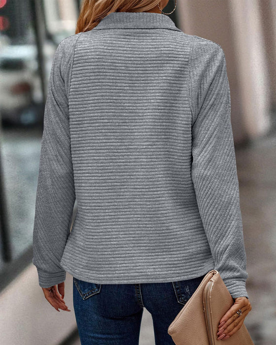 Hudde Med Enkel Färg Och Zip-up Design