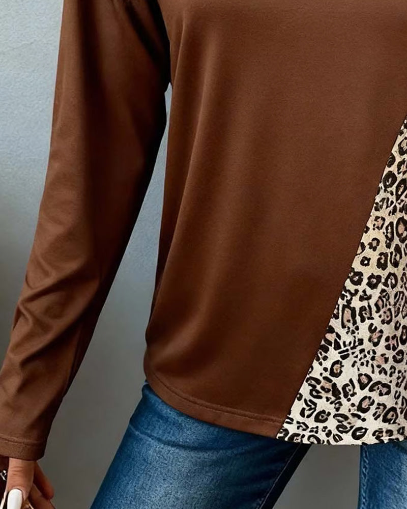 T-Shirt Med Personlig Stil, V-Hals, Leopardmönster Och Patchworkdesign