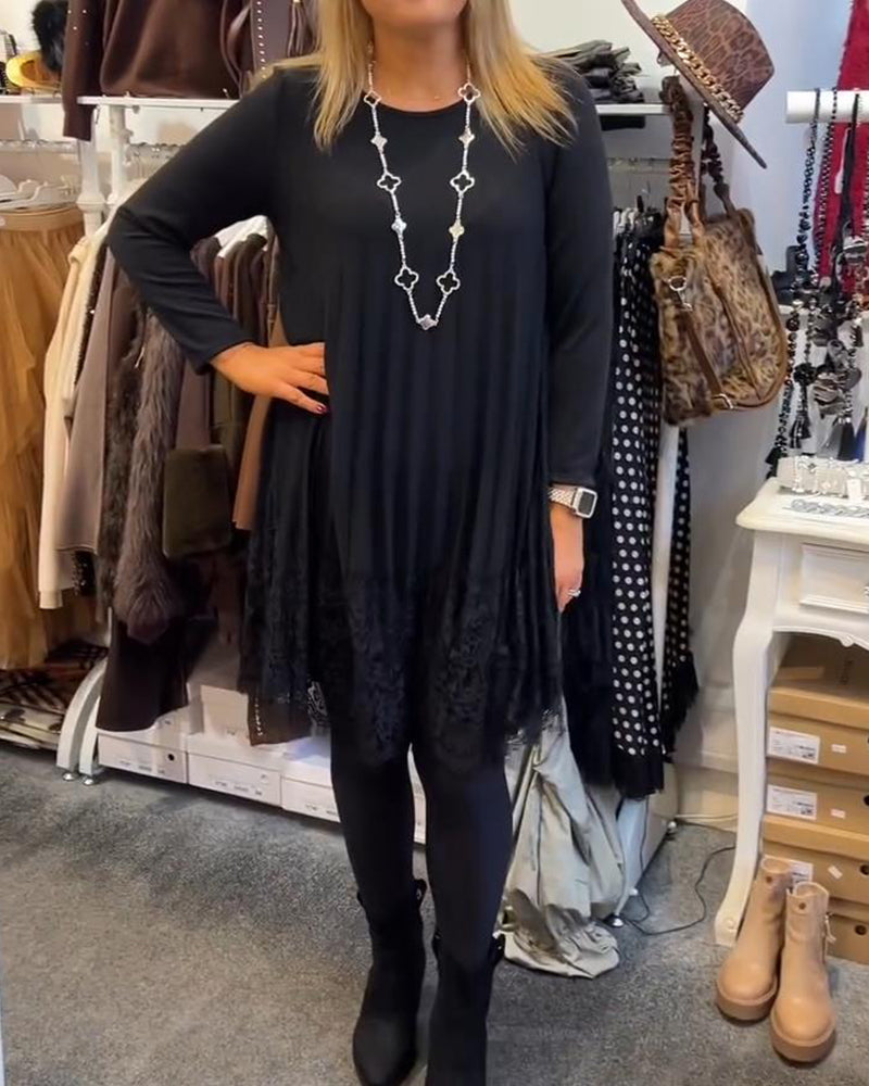 Lösittande Klänning Med Runt Halsutsnitt Och Veck