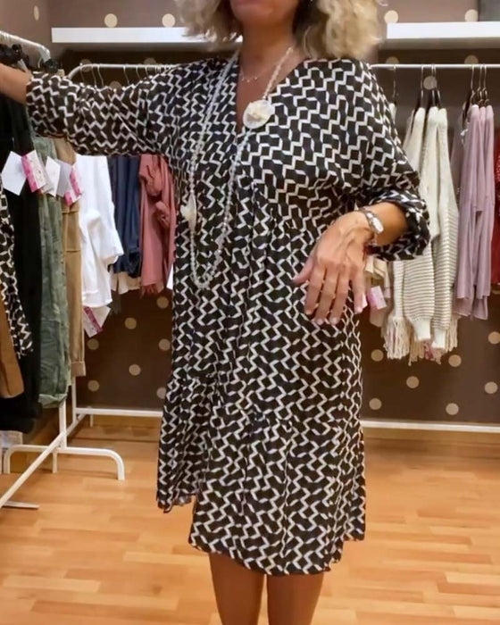 V-ringad casual klänning med geometriskt tryck