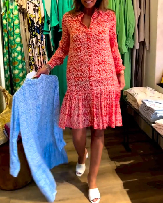 V-ringad klänning med blommönster