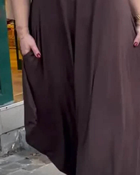 Modellös Klänning Med Hög Halsring