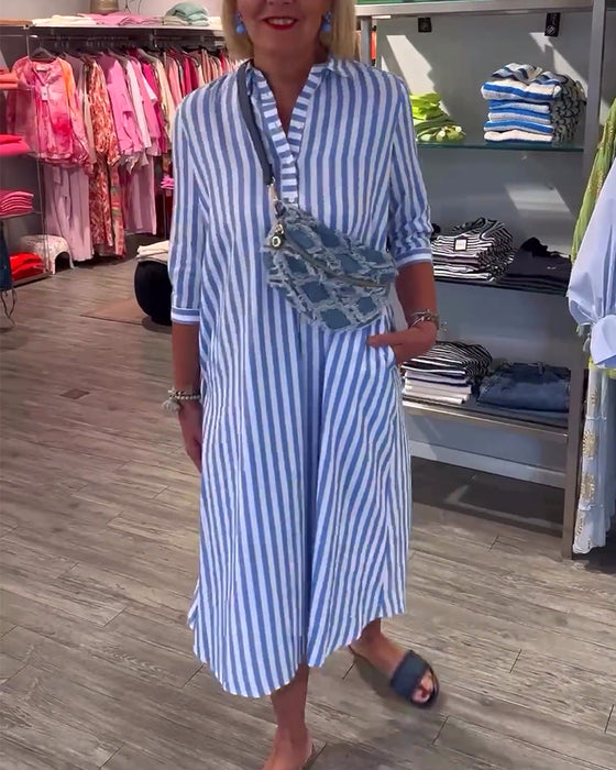 Randig klänning med knäppning