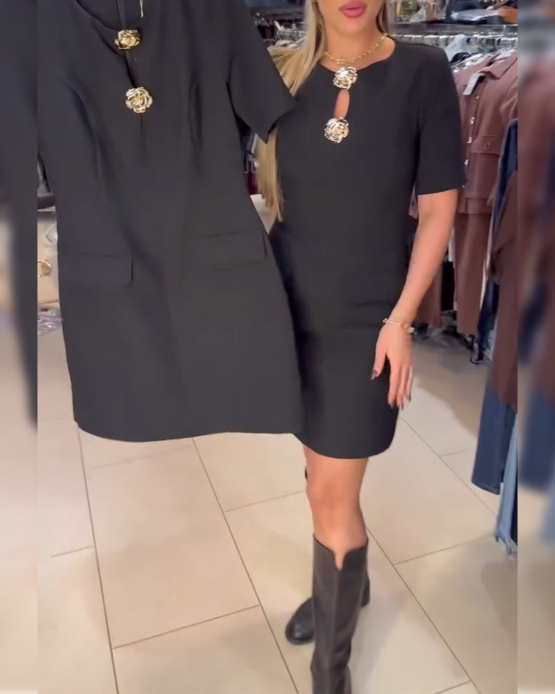 Klänning Metallspänne Figuranpassad Kortärmad