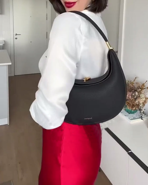 Enfärgad elegant halvmåneformad axelremsväska