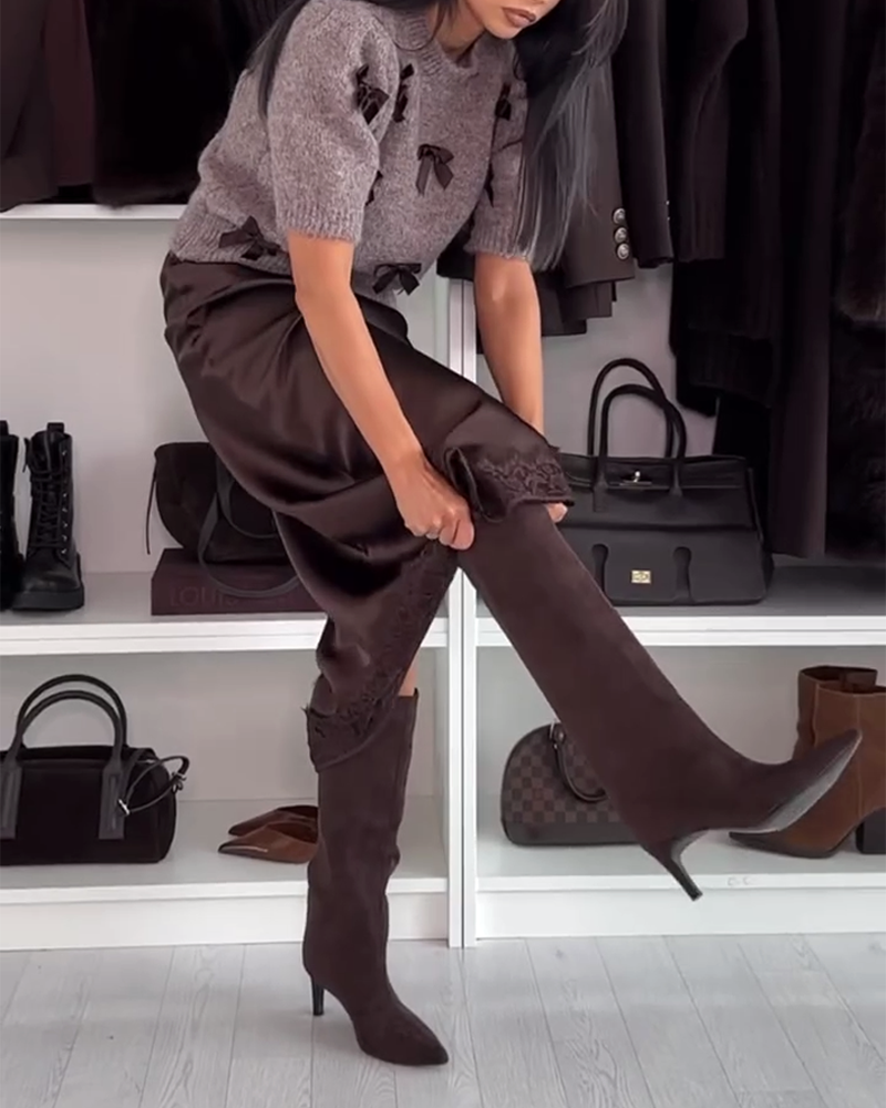 Pullover Med Rosettdekor Och Rund Hals