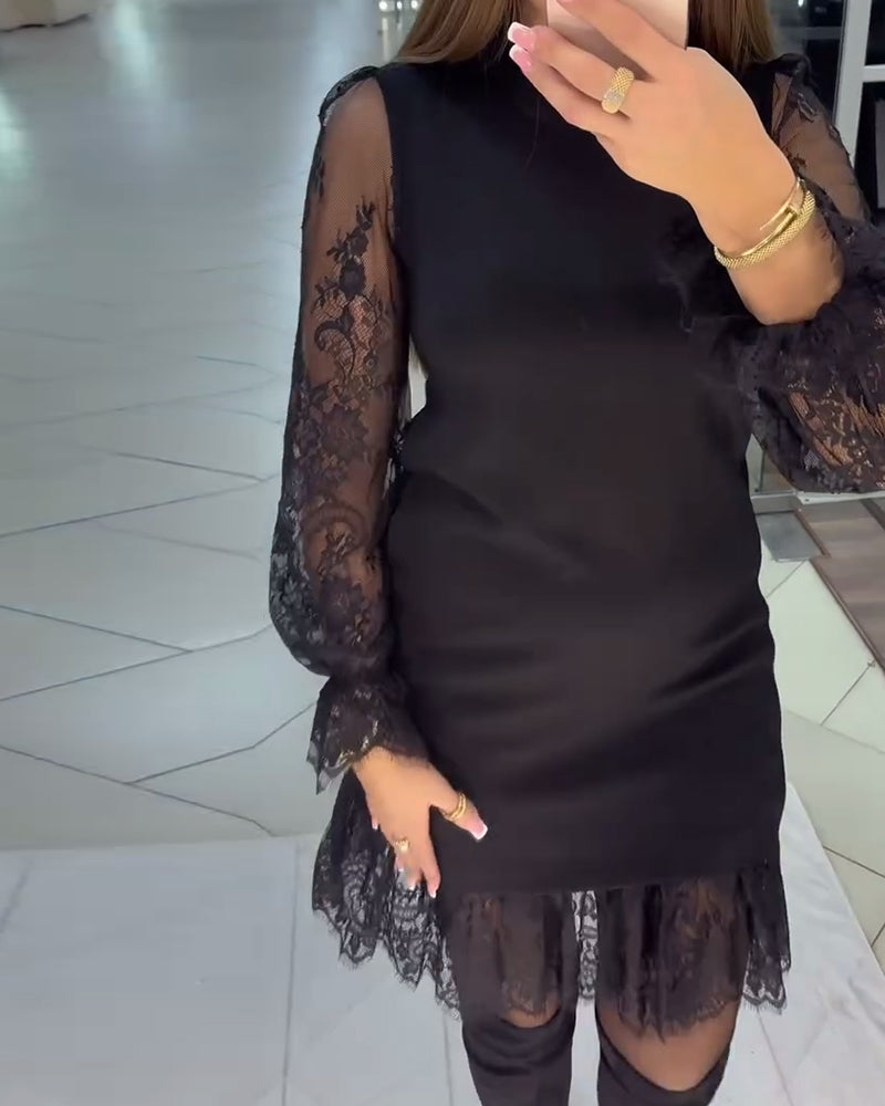 Spetskantad Lappverk Klänning