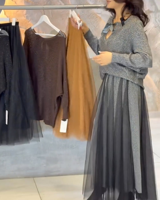 Pullover Och Kjol Med Fladdermusärmar Och Glimmer