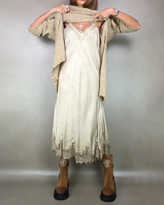 Två - Delars Set Med Strikket Klänning Och Spets Cami - Klänning