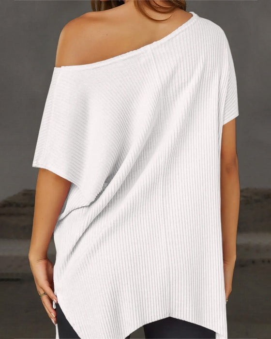 T-Shirt Oregelbunden Off-Shoulder Kort Ärm Ribbad