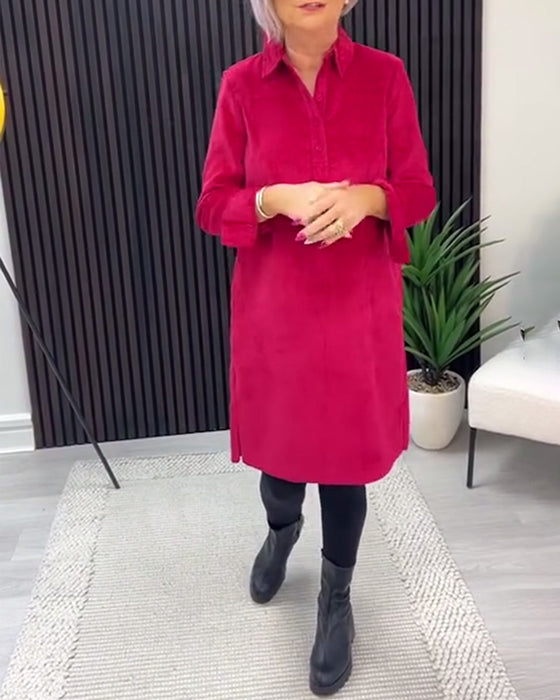 Enfärgad Långärmad Klänning Med Slag